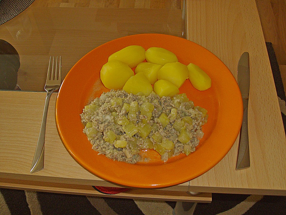 Schmorgurken mit Hackfleisch und Kartoffeln von SnakeBite | Chefkoch.de