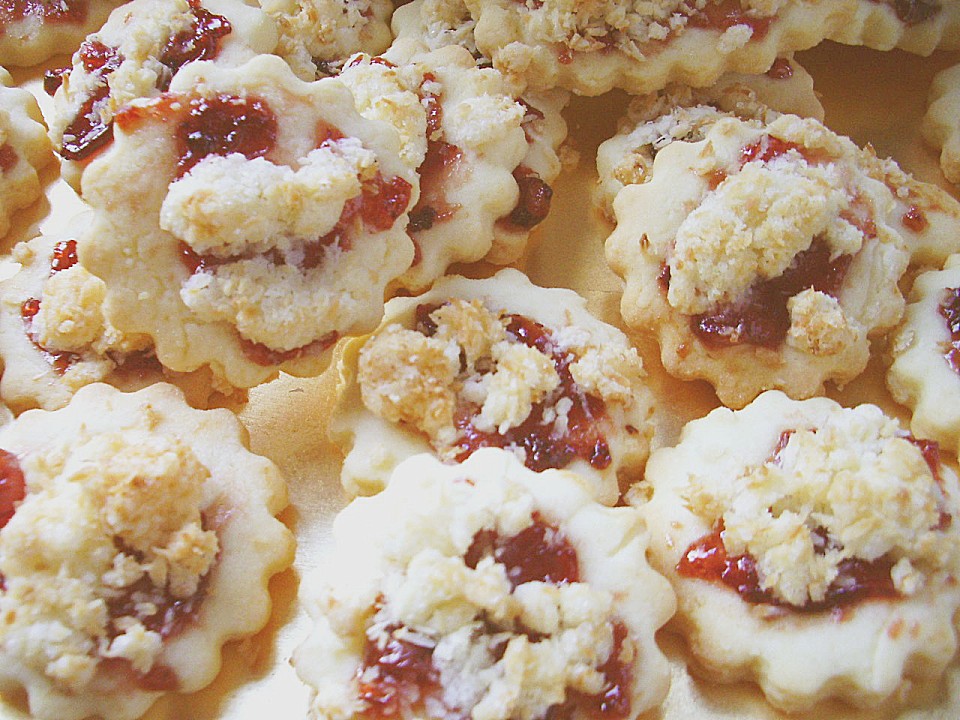 Plätzchen mit Preiselbeeren und Kokosstreusel von somfolder | Chefkoch.de
