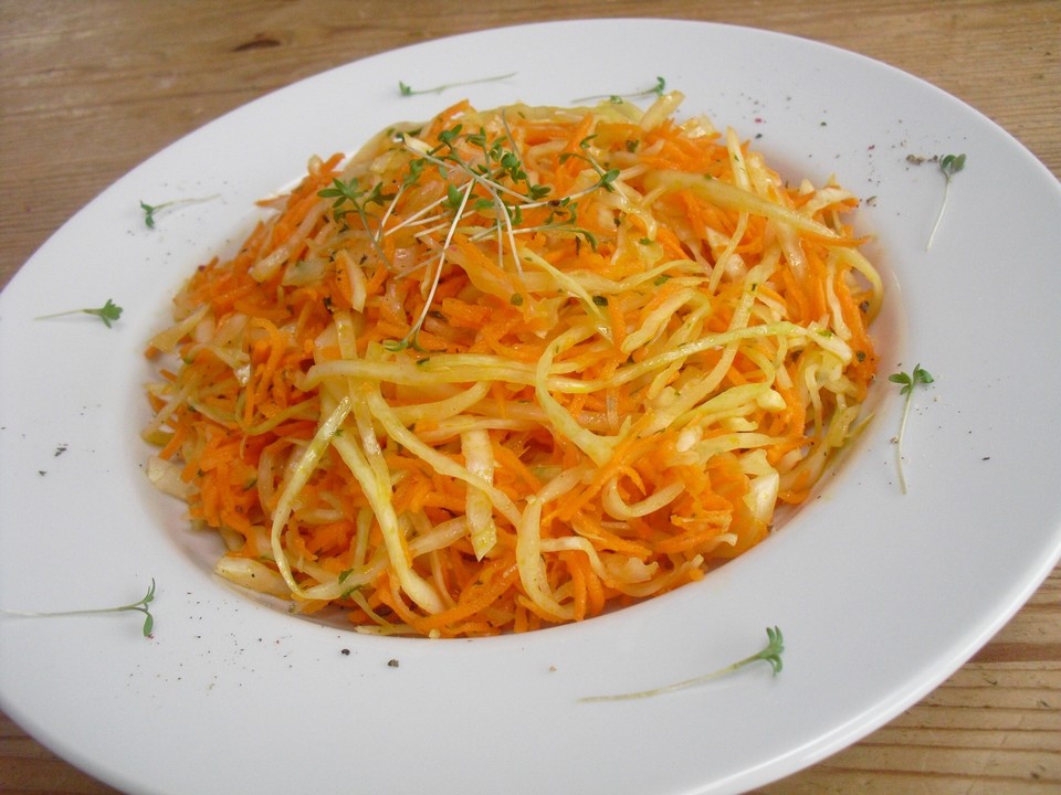 Möhren - Weißkraut - Salat von tura1911 | Chefkoch.de