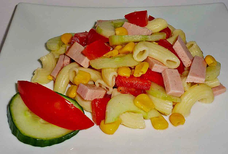 Nudelsalat mit Fleischwurst und Mais von Sina_w | Chefkoch.de