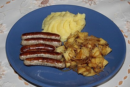 Bratwurst mit Apfel- und Zwiebelgemüse 11