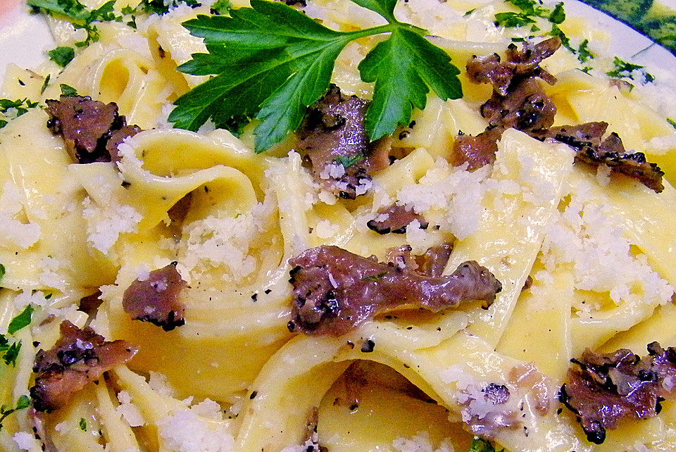 Pasta mit schwarzen Trüffeln von francette | Chefkoch.de