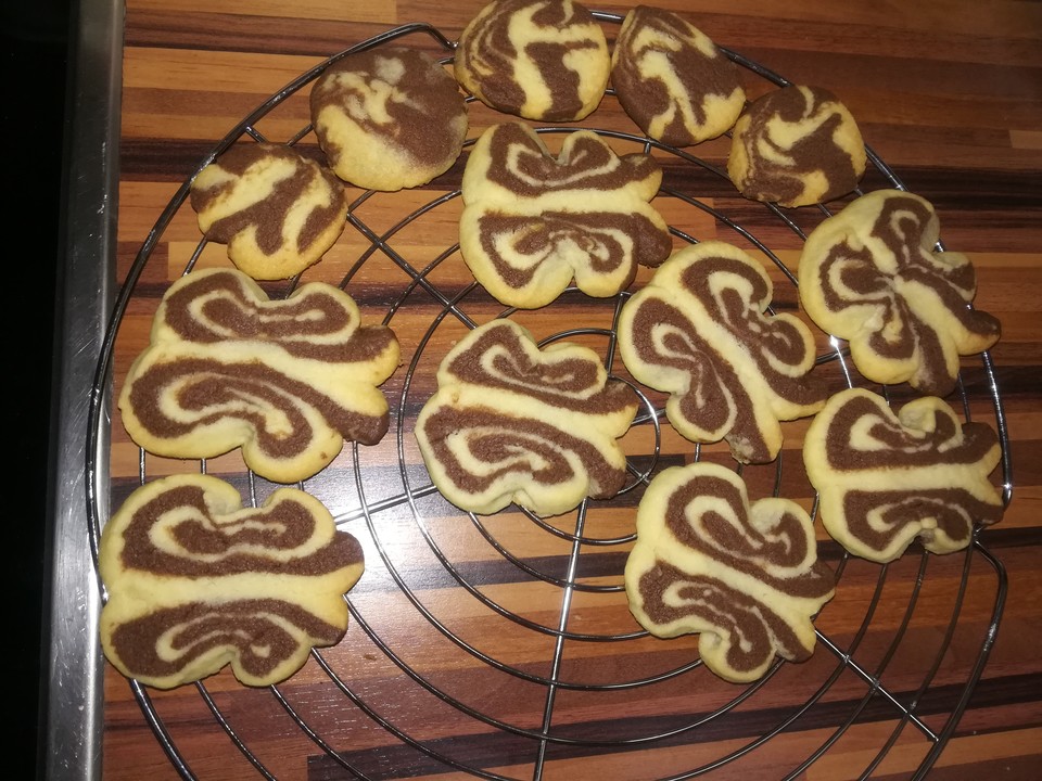 Schwarz - Weiß - Plätzchen von sweet-angie | Chefkoch.de