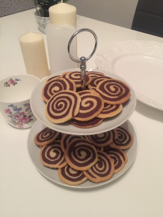 Schwarz - Weiß - Plätzchen von sweet-angie | Chefkoch.de