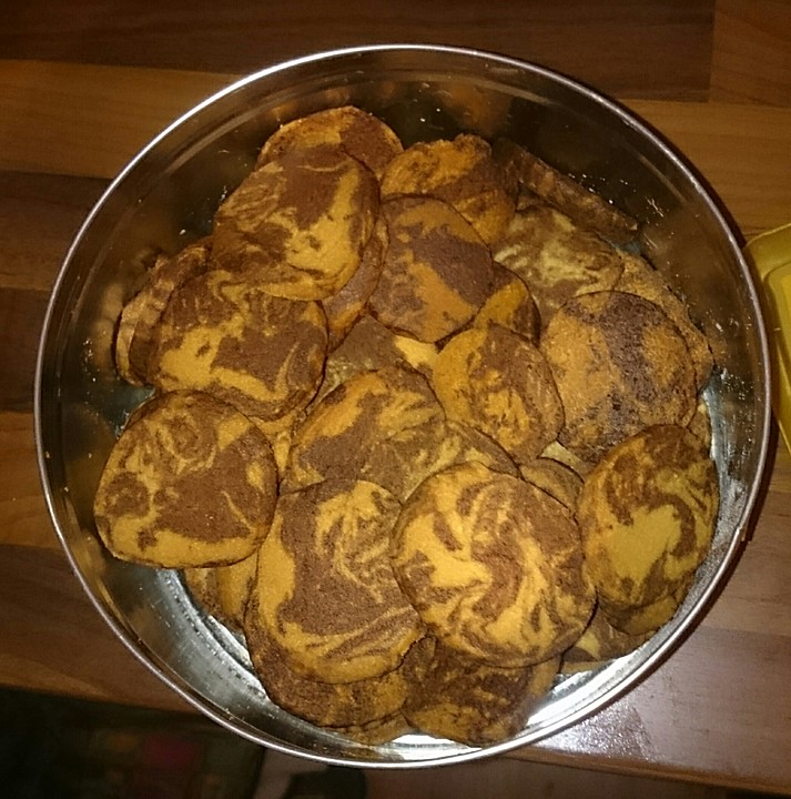 Schwarz - Weiß - Plätzchen von sweet-angie | Chefkoch.de