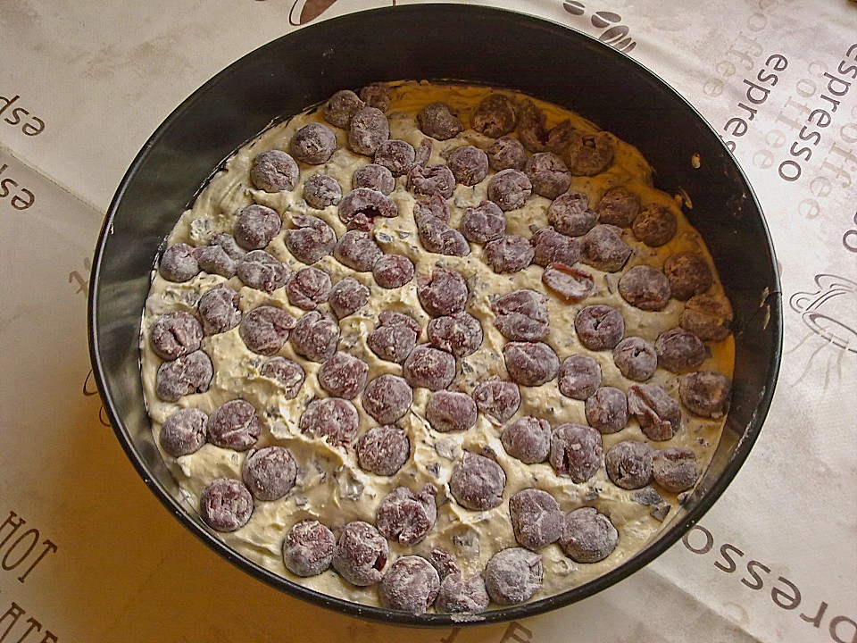 Eierlikör - Torte mit Sauerkirschen von urmeli75 | Chefkoch.de