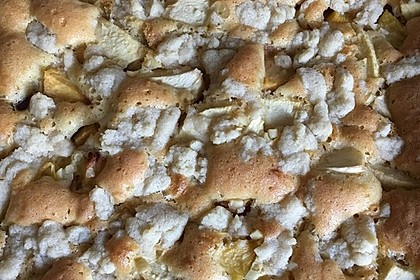 Streuselkuchen mit fruchtiger Füllung 33