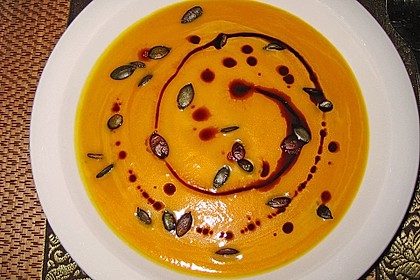 Kürbis-Apfel-Suppe