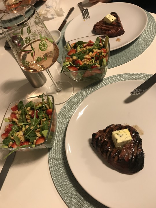 Avocado-Erdbeersalat mit Ingwerdressing von chefkoch | Chefkoch.de