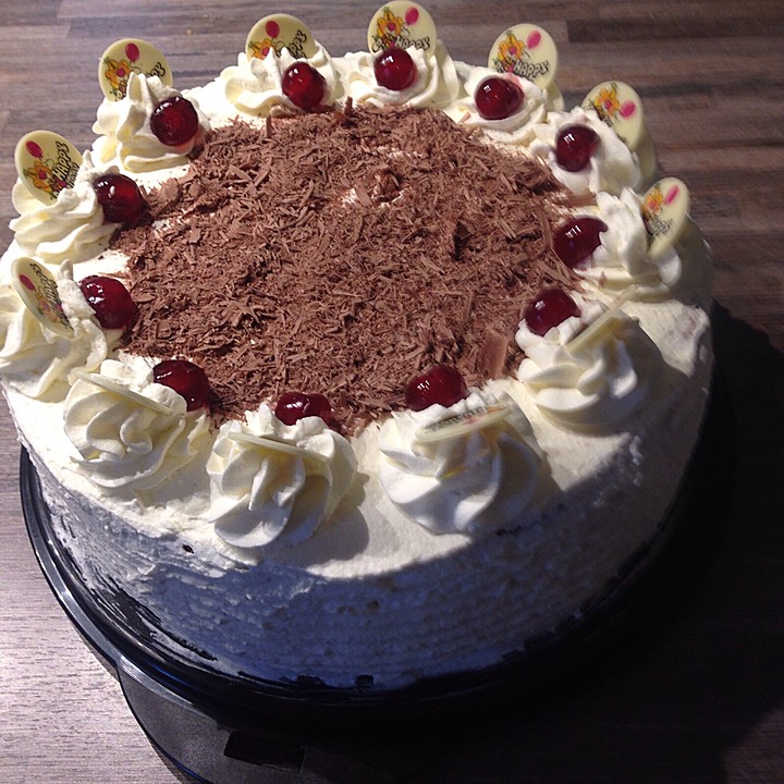 Schwarzwälder Kirschtorte von ZMTina | Chefkoch.de
