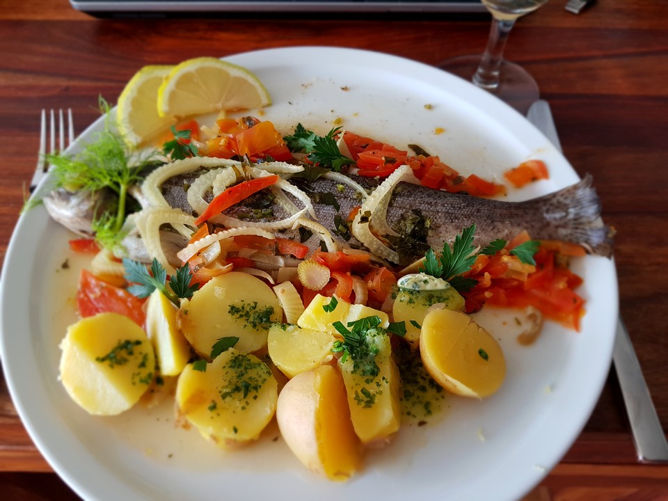 Dorade in der Folie mit Fenchel und Kräuterbutter von Engelmietz ...