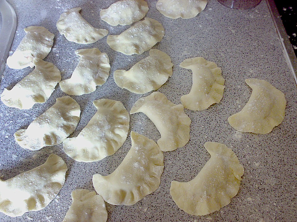 Gefüllte Teigtaschen Piroggi von Newstyleschatzi | Chefkoch.de