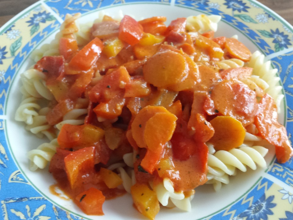 Gemüse - Pasta mit Tomatenrahmsauce von CookingJulie | Chefkoch.de