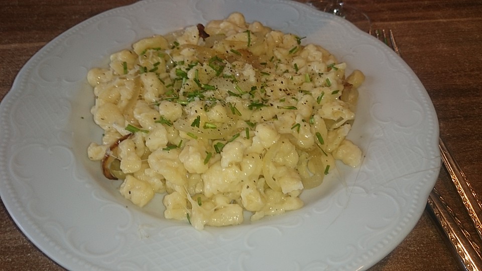 Allgäuer Käsespätzle mit Zwiebeln von ting | Chefkoch.de