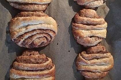 Zuckersüße Franzbrötchen 13