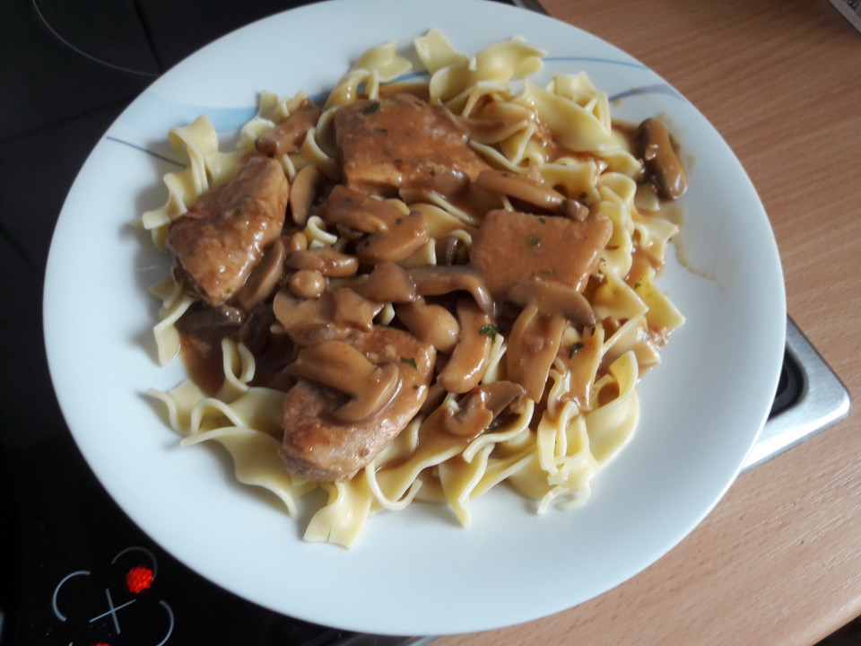 Rahmschnitzel mit Champignons von claudi90 | Chefkoch.de