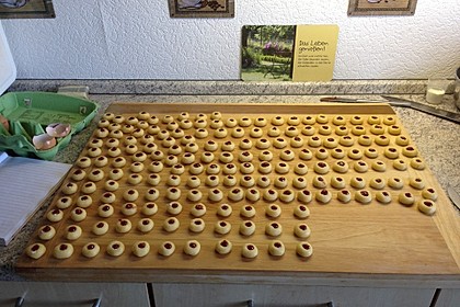 Marzipanbällchen mit Himbeergelee - Füllung 8